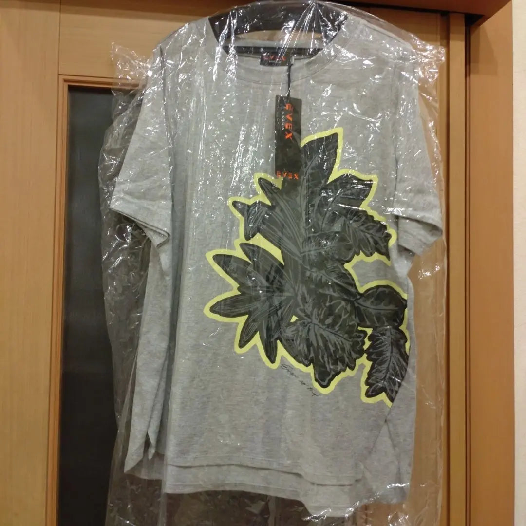 Price reduced botanical motif printed T-shirt L | お値下げ　ボタニカルモチーフプリントTシャツ　Ｌ