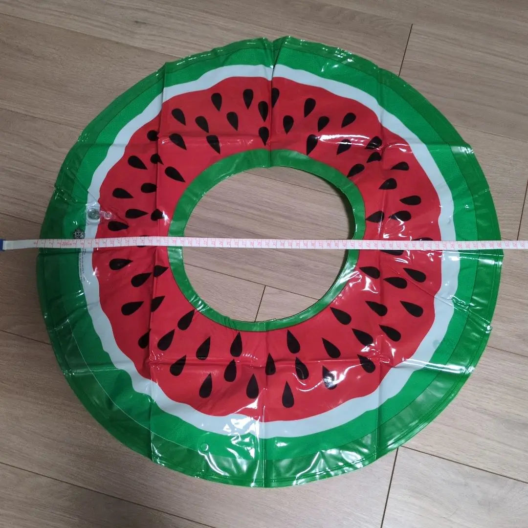 Rueda flotante con estampado de sandía para niños de 60 cm con válvula flotante de prevención de fugas de aire | スイカ柄 浮き輪 子供用 浮輪 空気漏れ防止弁付き 60cm