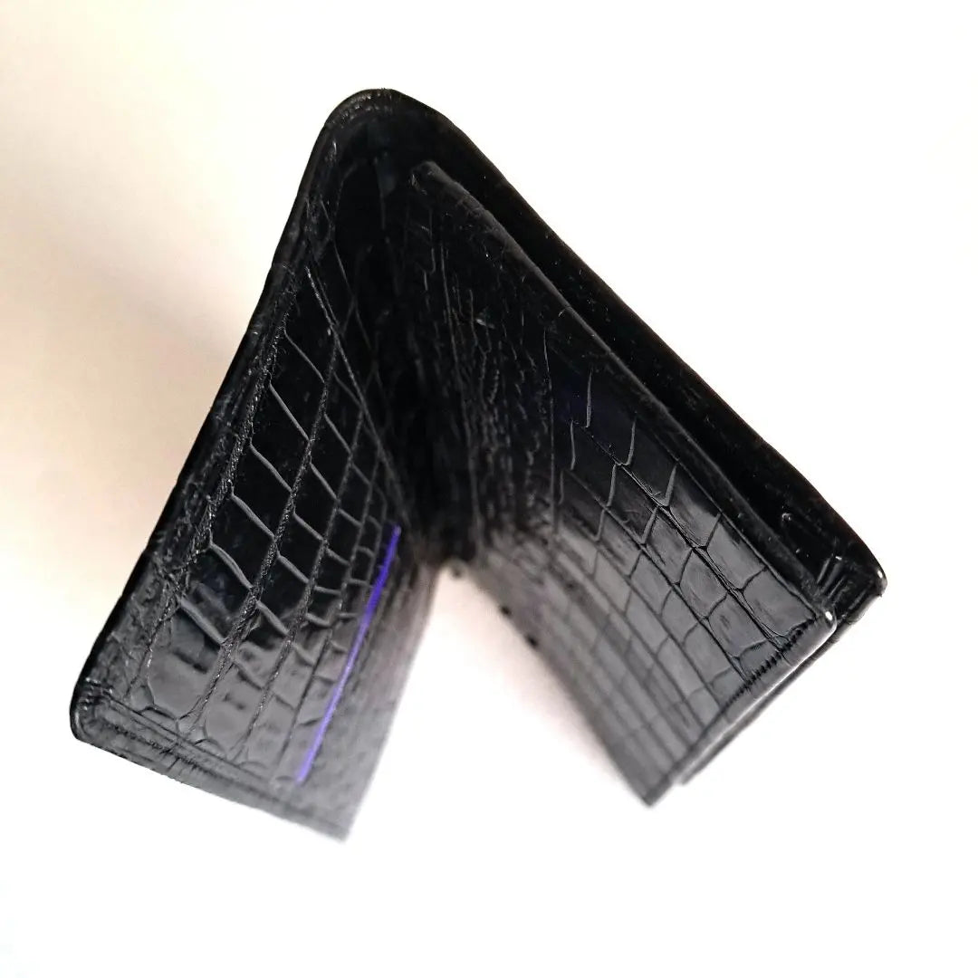 Cartera larga Musou Matte Crocodile con corte central en piel de cocodrilo negra A