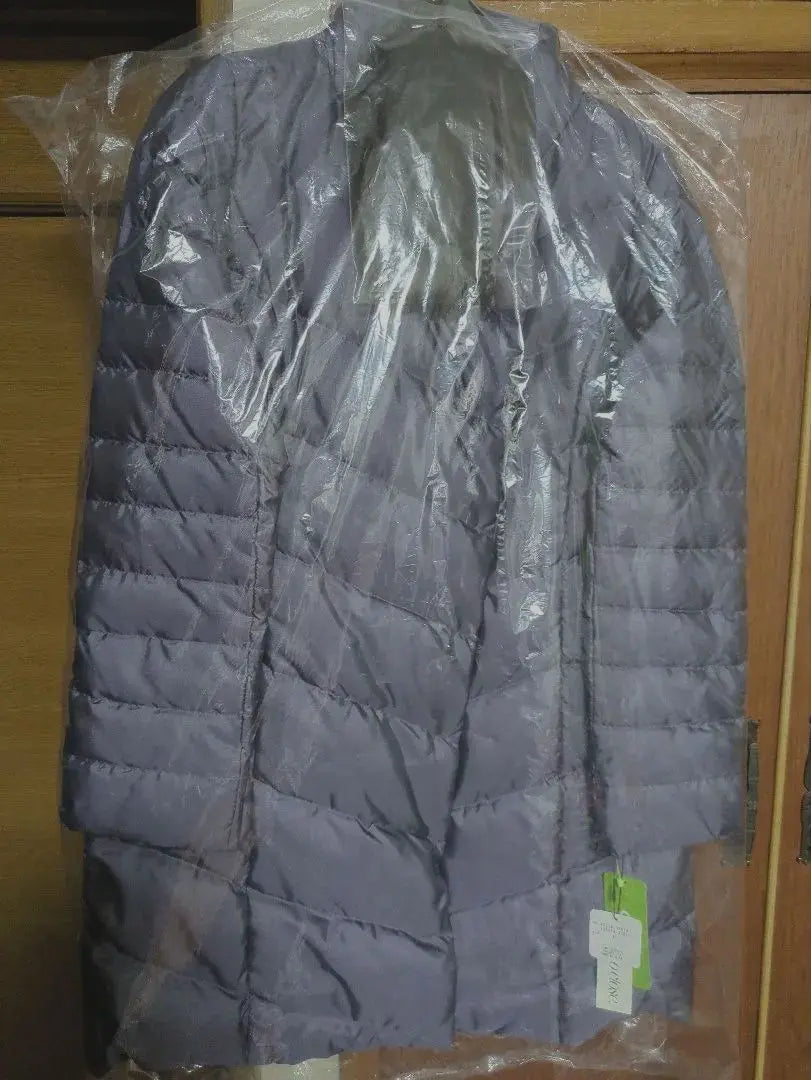 [New and unused] Purple long down jacket with fur muffler Dinos L