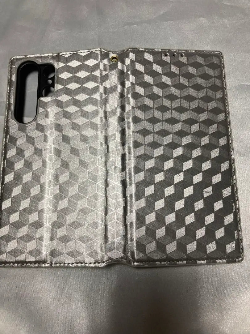 Smartphone case (compatible models are unknown, so please check the size in the photo.