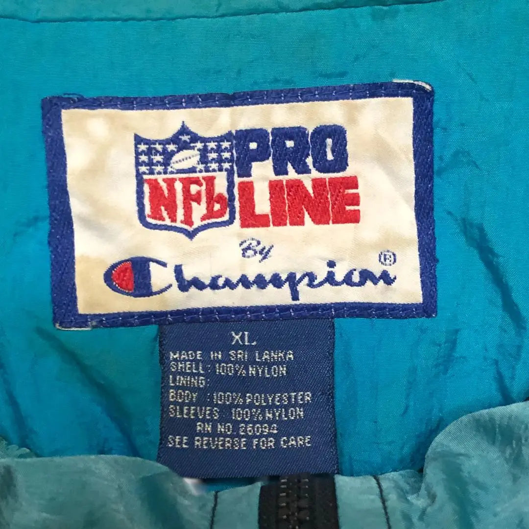 Hard to find 90's Champion x NFL PRO LINE Windbreaker