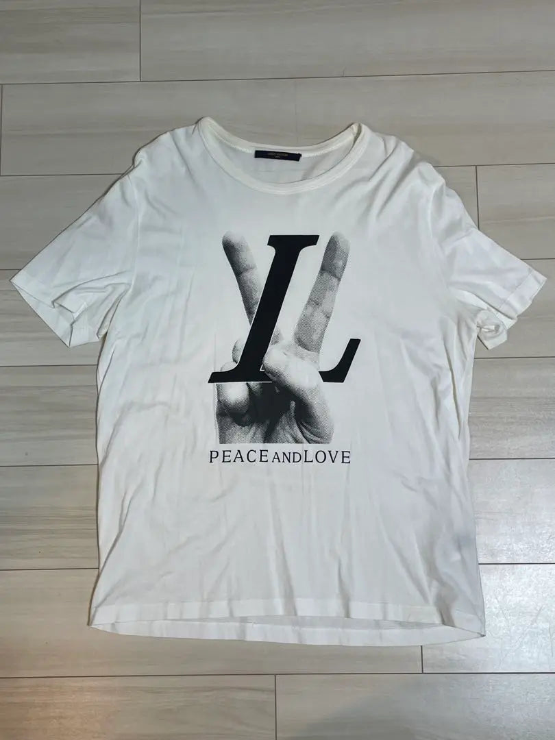 Louis Vuitton T-shirt, size L, Vuitton