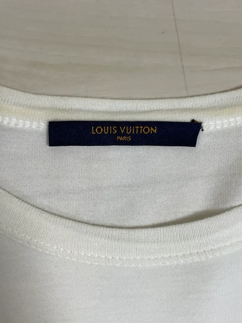 Louis Vuitton T-shirt, size L, Vuitton