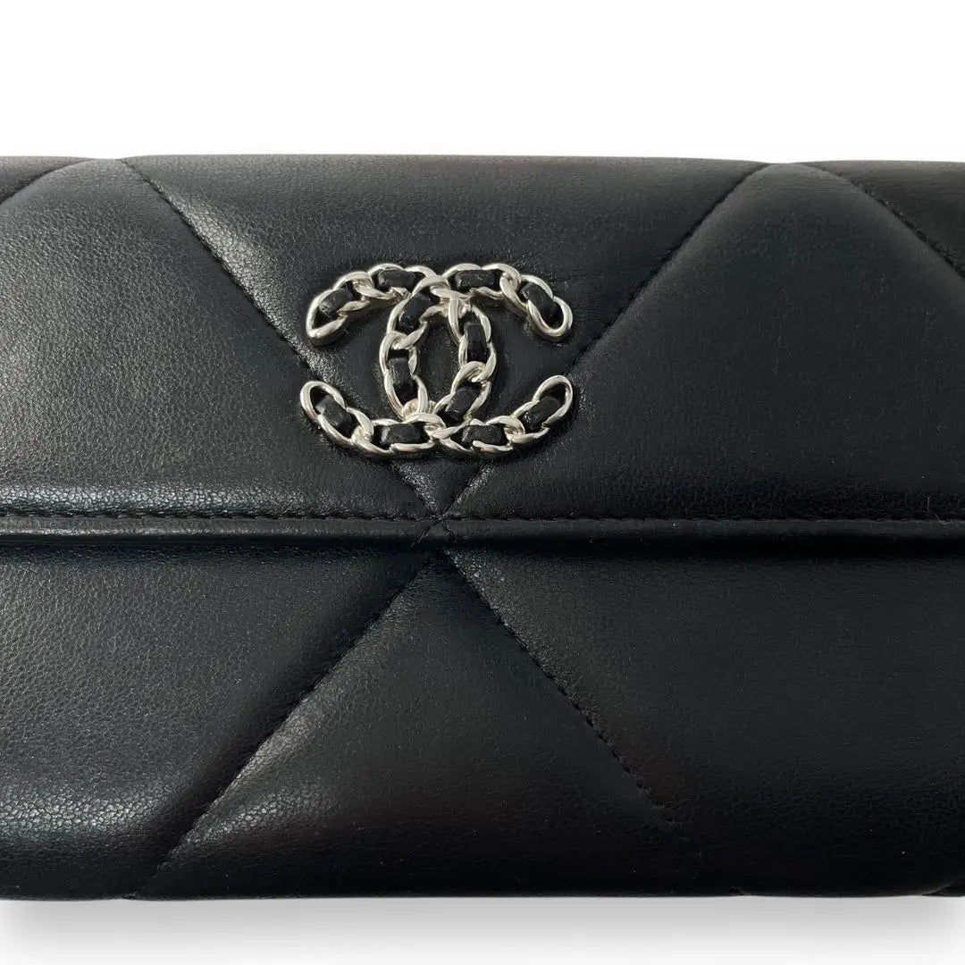 Pole beauty ■ Chanel 19 Disnefu Matrasse Lam Skin Flap Long Wallet | 極美品■シャネル　19 ディズヌフ マトラッセ　ラムスキン　フラップ　長財布