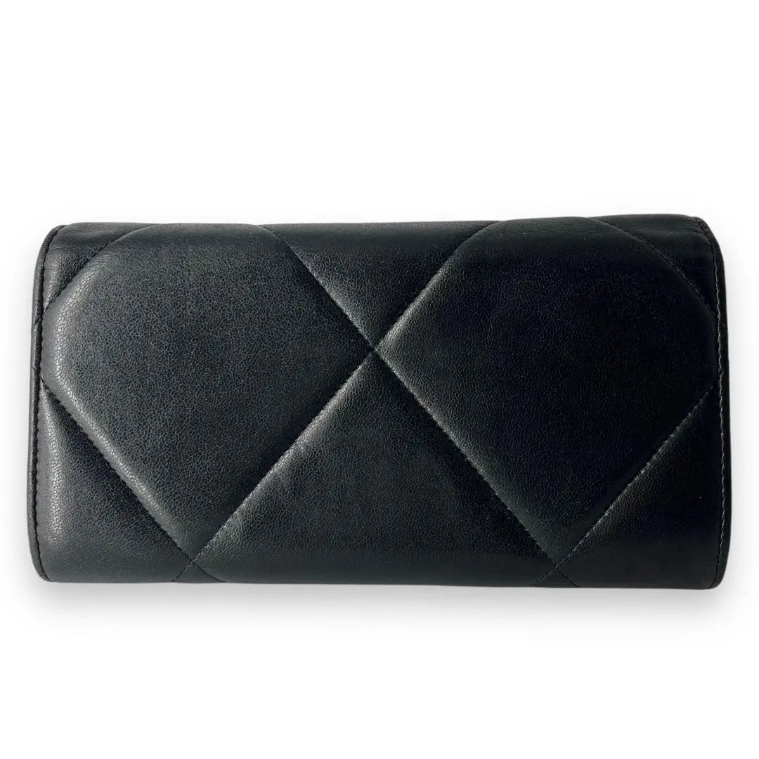 Pole beauty ■ Chanel 19 Disnefu Matrasse Lam Skin Flap Long Wallet | 極美品■シャネル　19 ディズヌフ マトラッセ　ラムスキン　フラップ　長財布