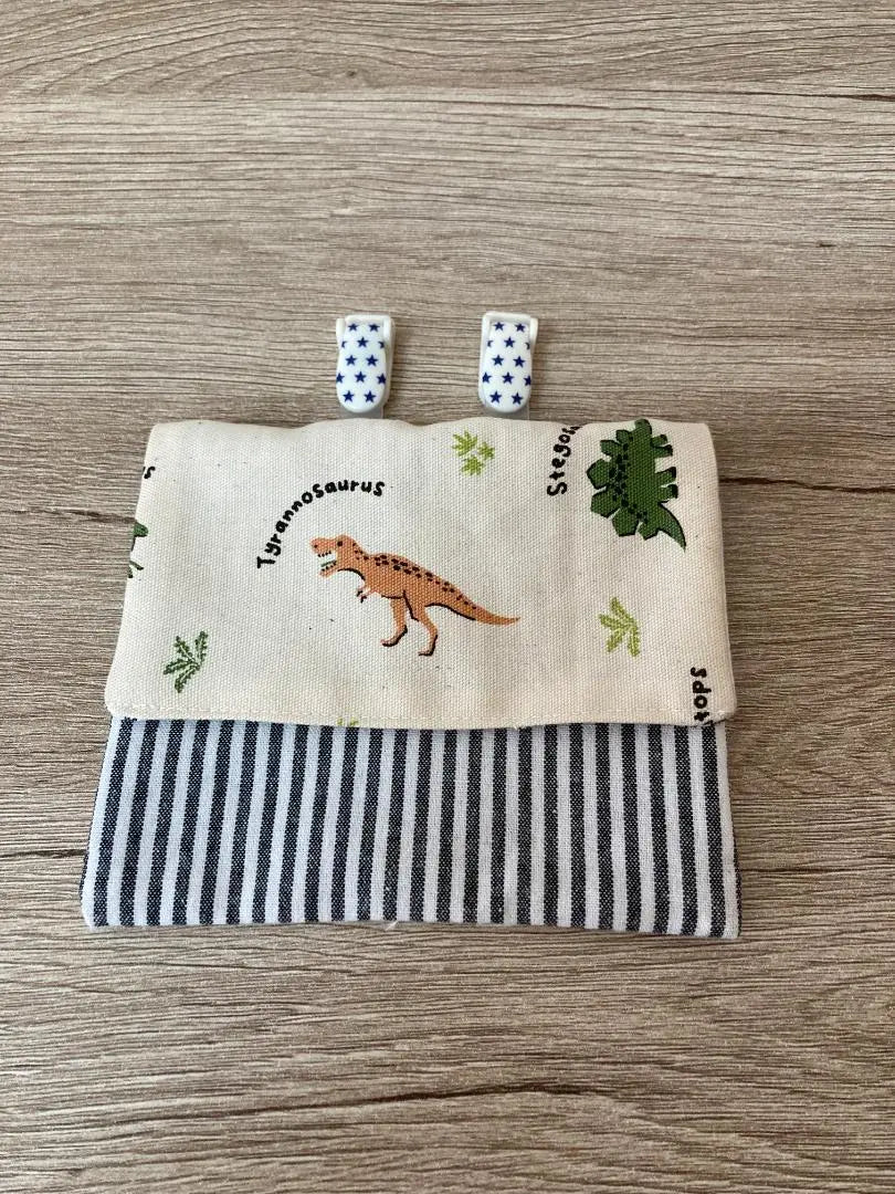 Conjunto de 6 piezas hecho a mano para jardín de infantes y entrada a la escuela (patrón de dinosaurio)