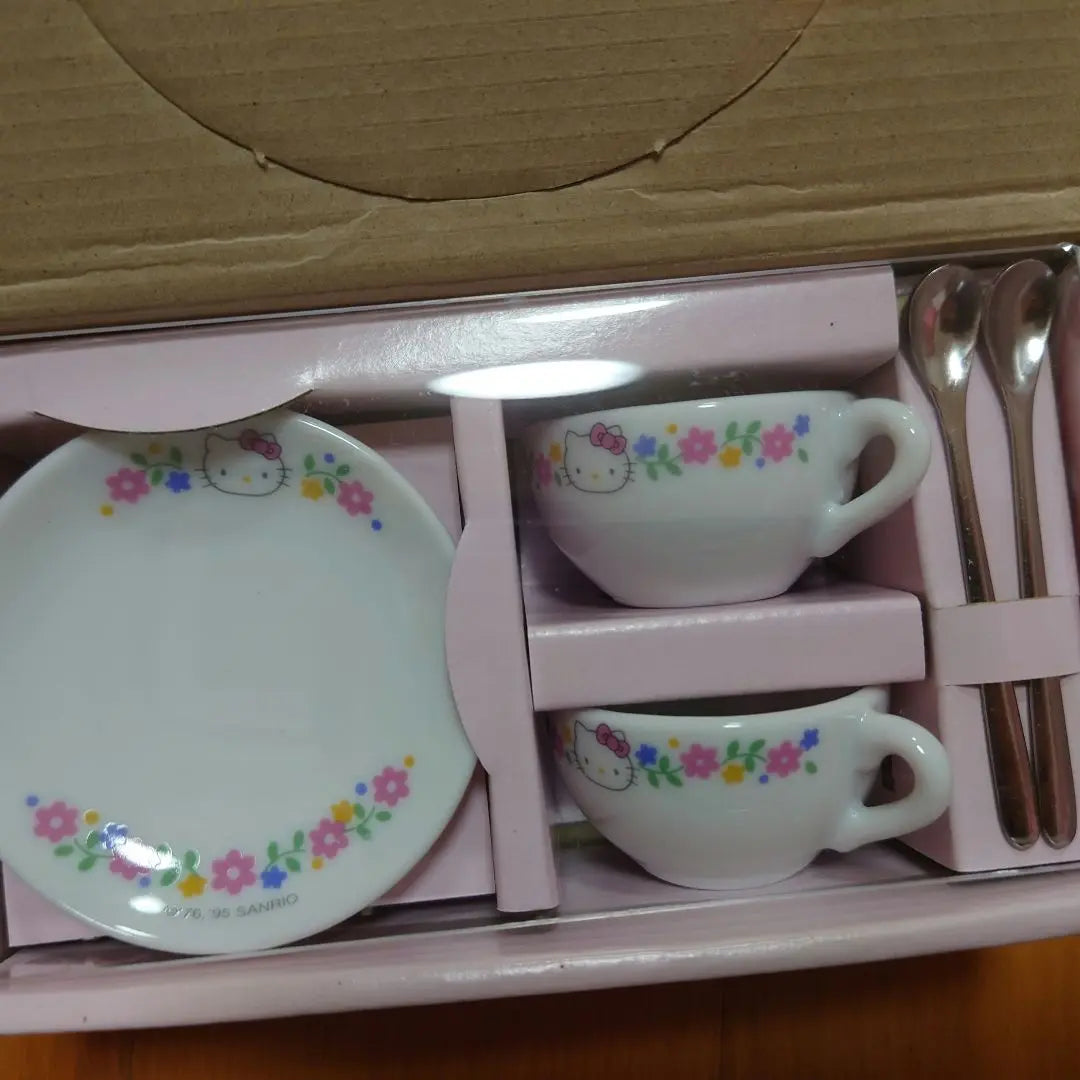 Rare not for sale Hello Kitty small tea set SANRIO Sanrio Original