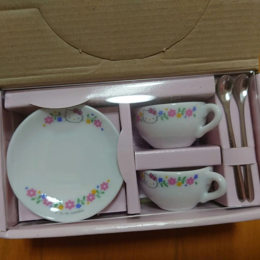 Rare not for sale Hello Kitty small tea set SANRIO Sanrio Original