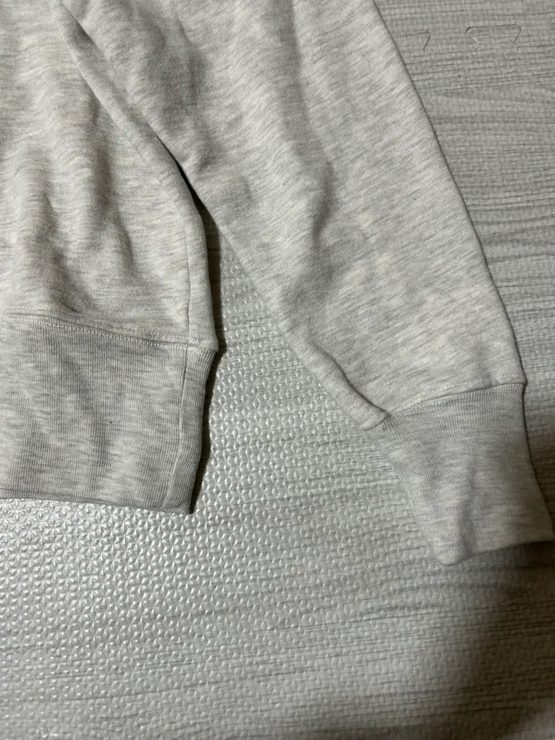 【Popularity! ! Big deal: THE KNiTS grey sweatshirt