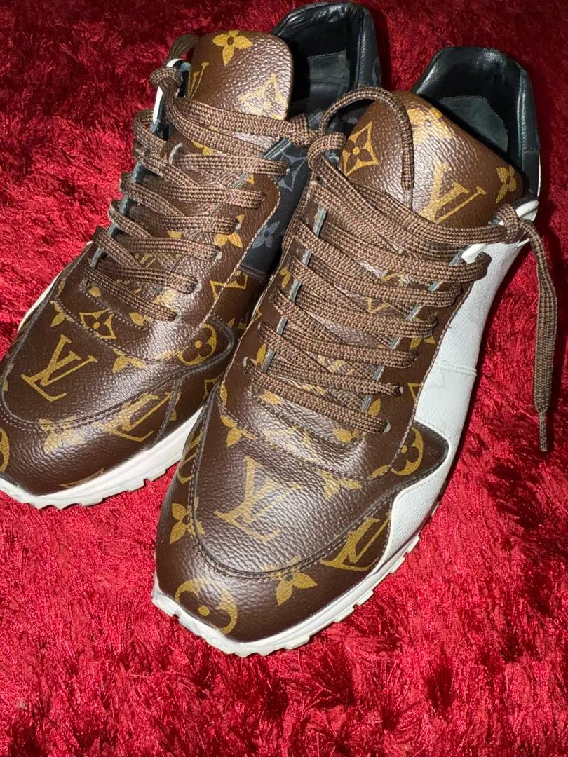 Super beautiful Louis Vuitton Runaway Line Monogram Sneakers