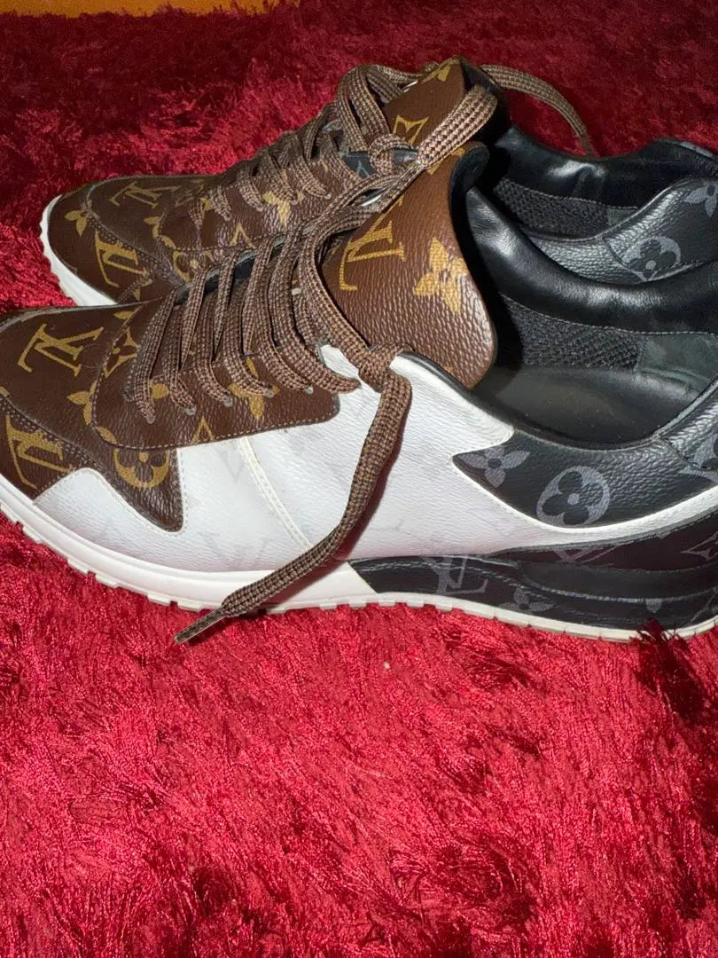 Super beautiful Louis Vuitton Runaway Line Monogram Sneakers