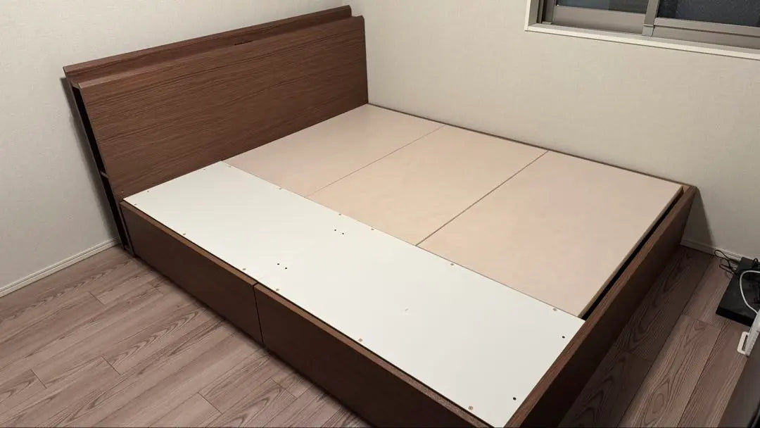 [Good condition] [Cannot be picked up] Nitori Queen Bed Frame (Kite 3 Deep Type)