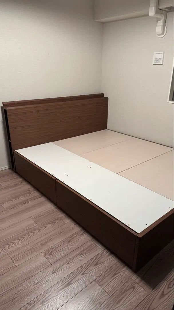 [Good condition] [Cannot be picked up] Nitori Queen Bed Frame (Kite 3 Deep Type)