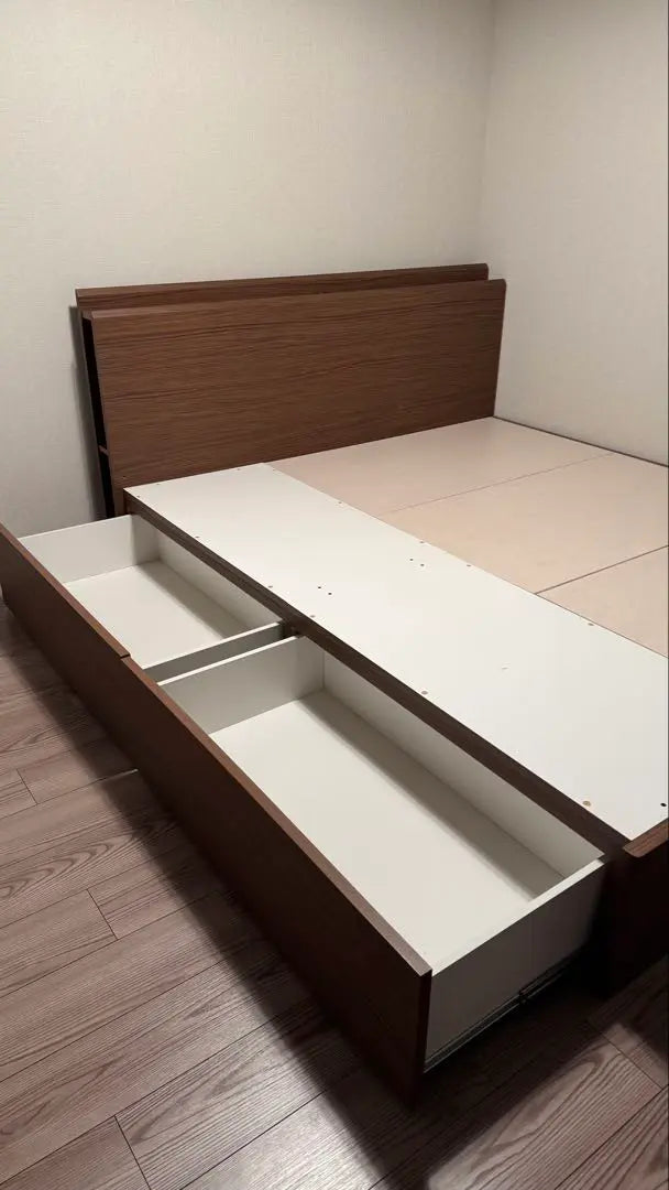 [Good condition] [Cannot be picked up] Nitori Queen Bed Frame (Kite 3 Deep Type)