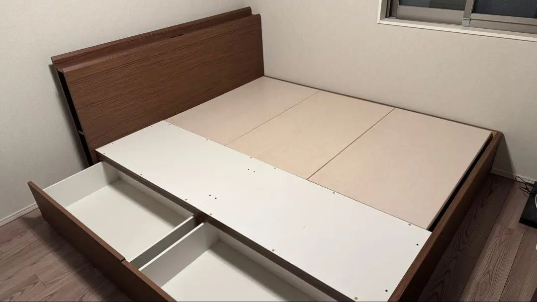 [Good condition] [Cannot be picked up] Nitori Queen Bed Frame (Kite 3 Deep Type)