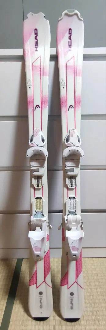 HEAD skis 117cm, with adjustable binding.