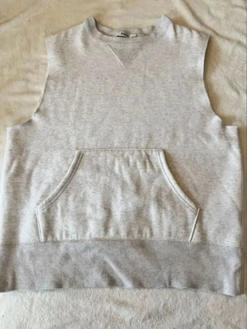 PHEENY Gray Sleeveless Sweat Vest