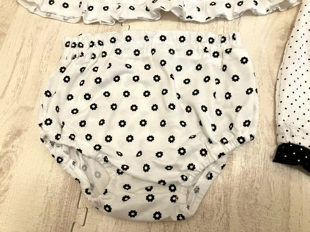 Baby clothes 3 -piece set black and white polka dots