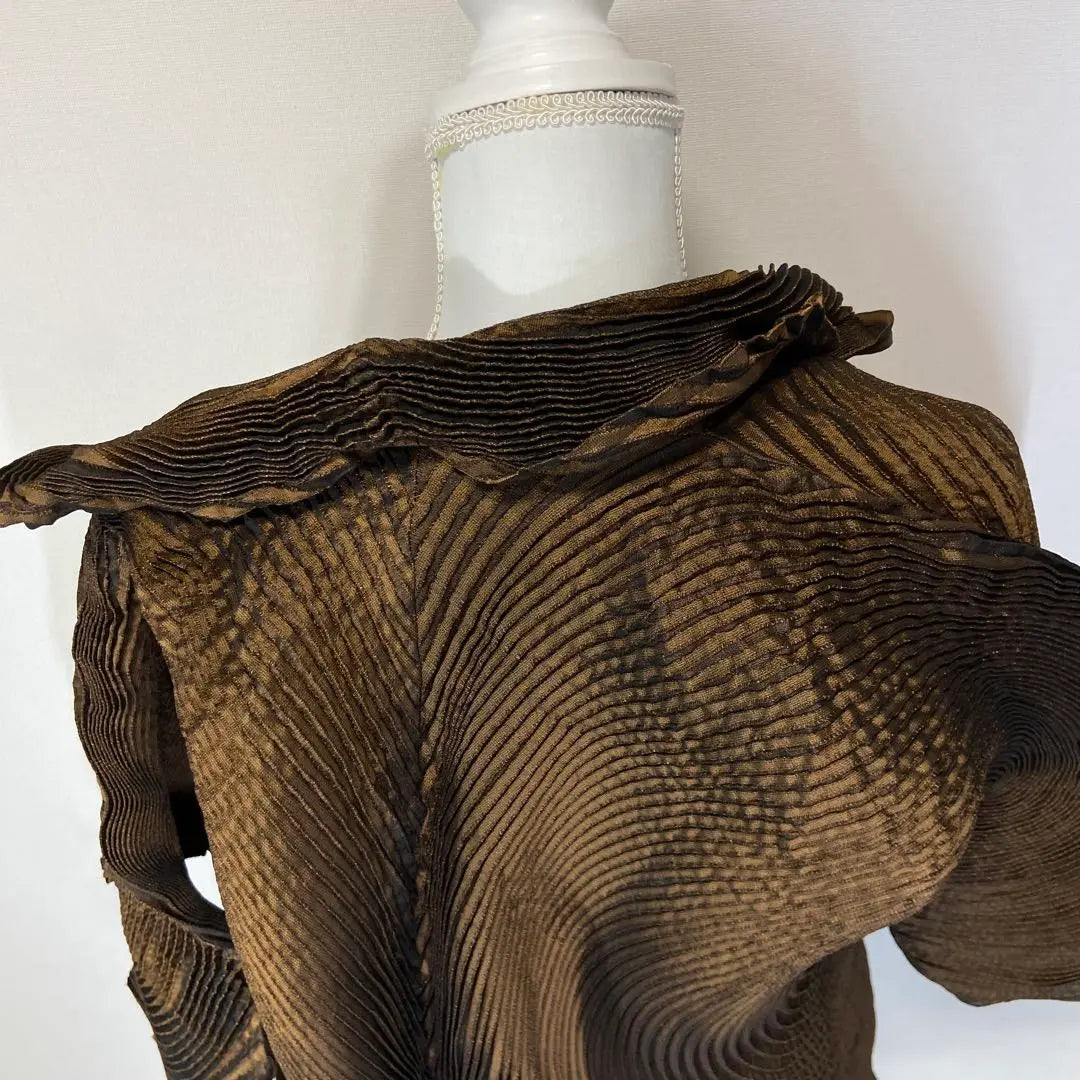 Deadstock item with tag ISSEY MIYAKE 3D steam transformed coat