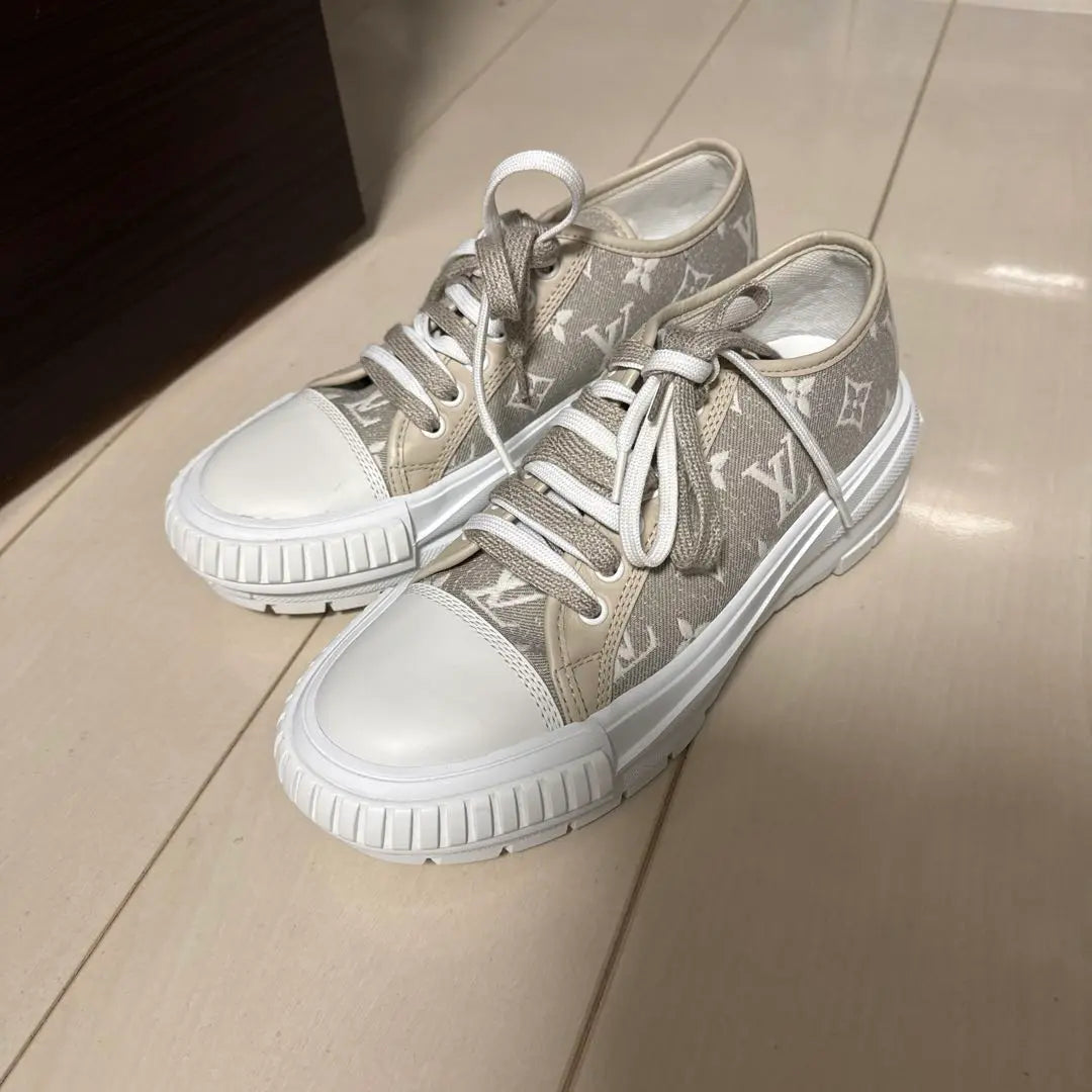 Zapatillas Louis Vuitton LV Squadline Monogram de suela gruesa nuevas y sin usar