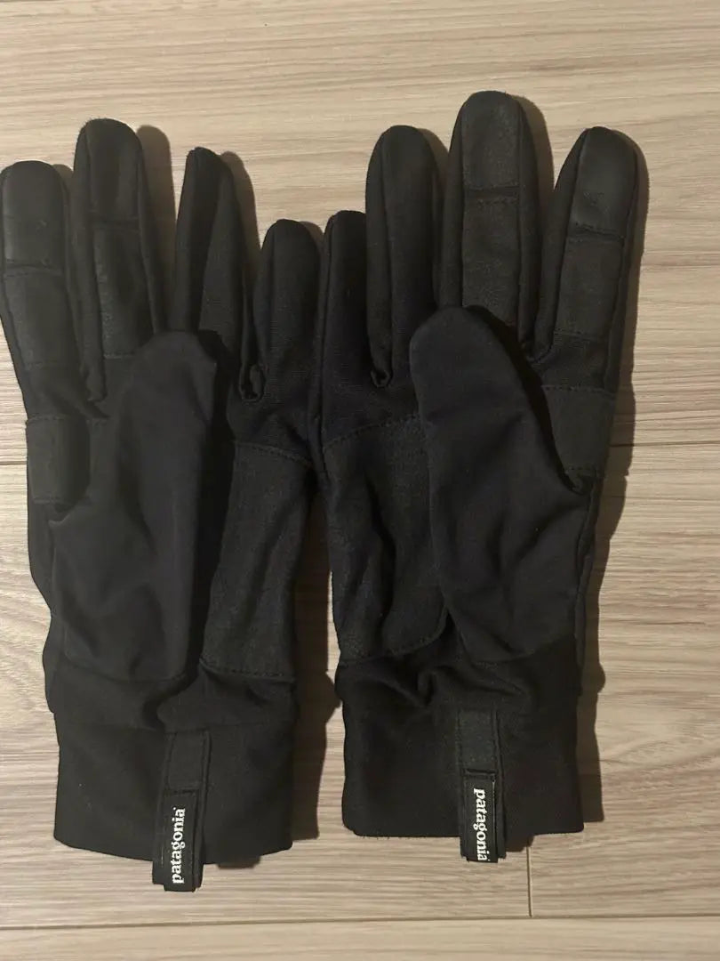 patagonia black gloves XS size