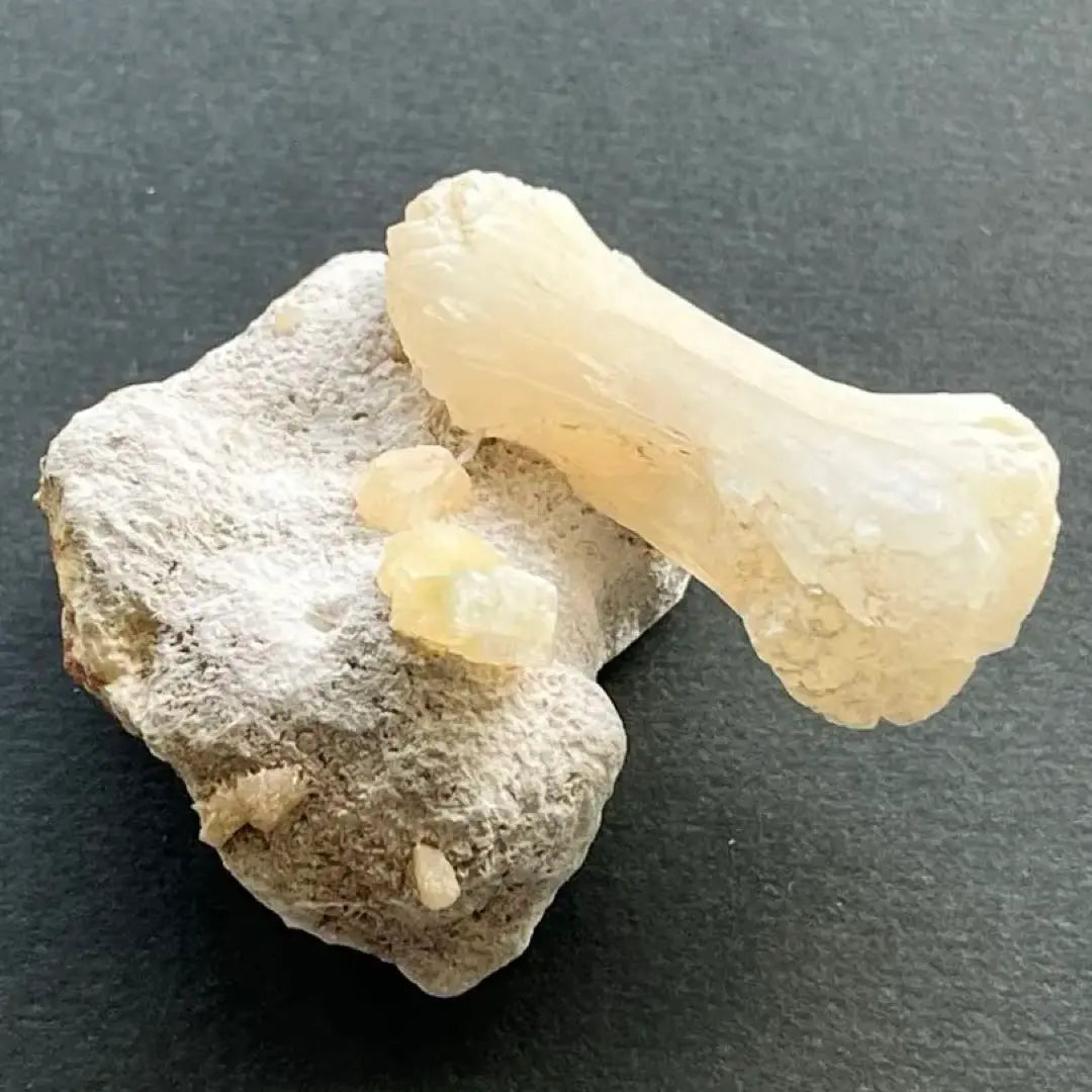 Natural stone, raw stone, still bite, 35g power stone