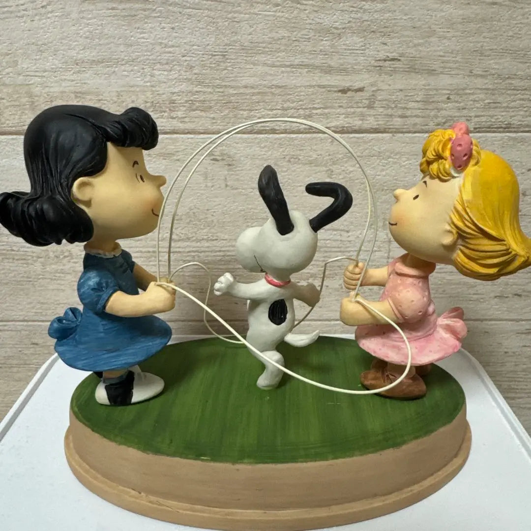 Skip to the Fun Time Snoopy Peanuts Gallery