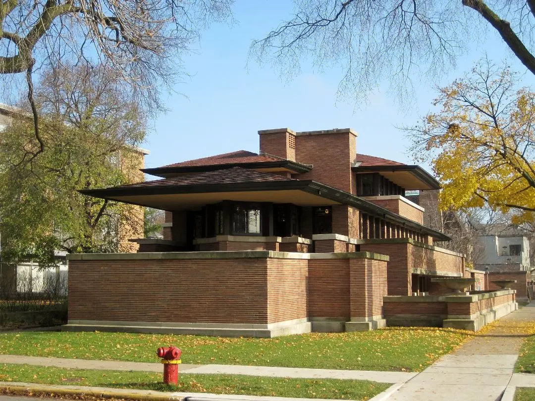 Casa con vestíbulo vertical con vidrieras antiguas de la Fundación Frank Lloyd Wright