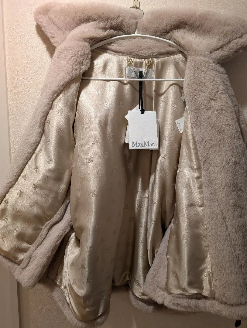 [New and genuine] MAX MARA Newmanto Teddy Cape Sandwich