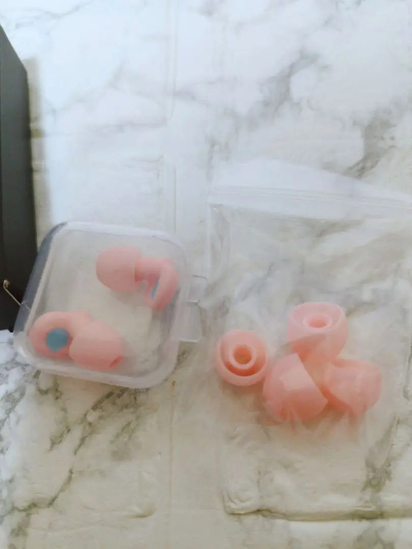 Unused⭐ 】Soundproof sleep earplugs, soundproof, relaxation, hearing, snoring blocking, pink