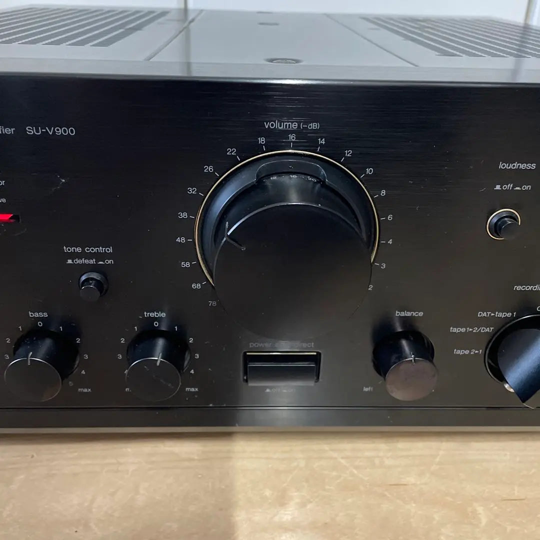 Panasonic High-class integrated amplifier SU-V900 Works well