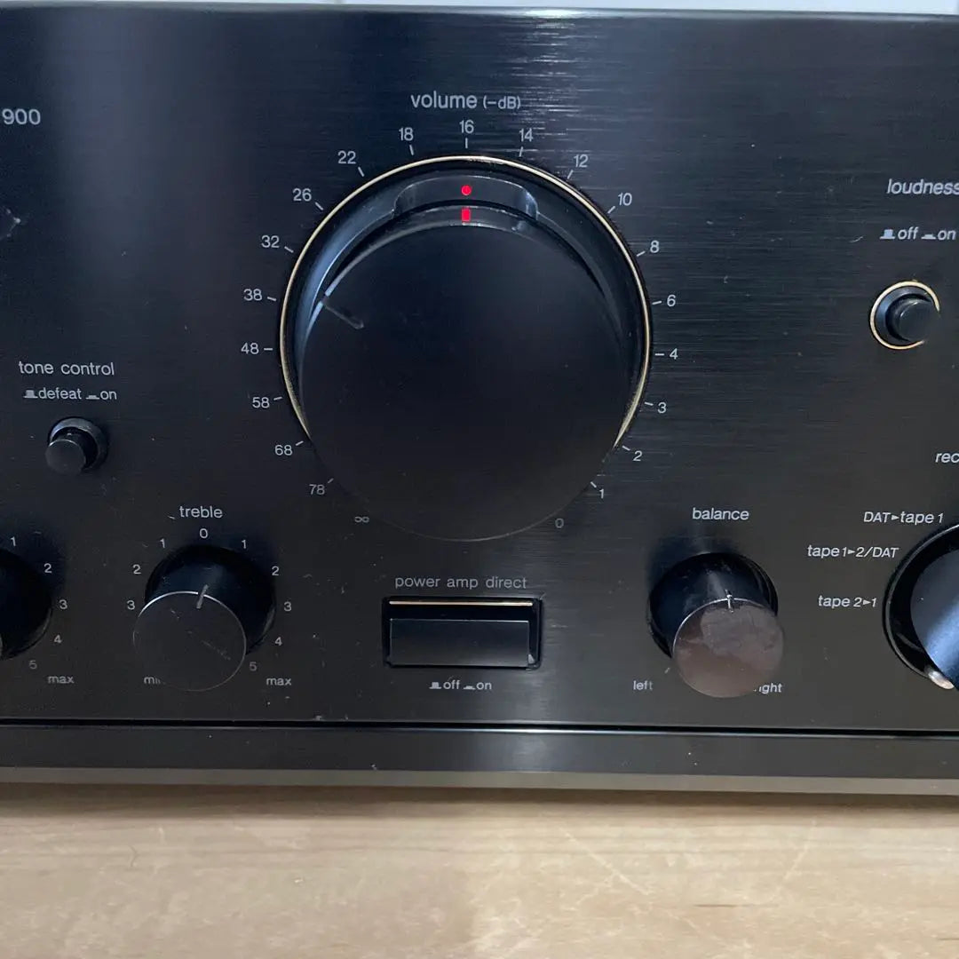 Panasonic High-class integrated amplifier SU-V900 Works well