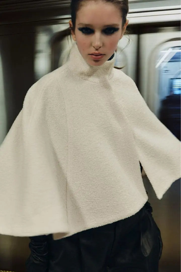 New ZARA Regular Price: 13,590 yen Wool Cape Poncho Coat M Sold out this season