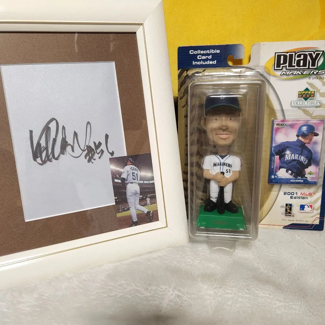 Ichiro's autograph and bobble headset