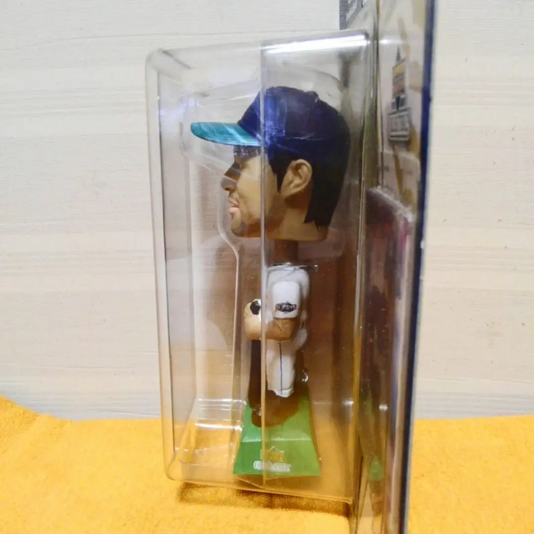 Ichiro's autograph and bobble headset