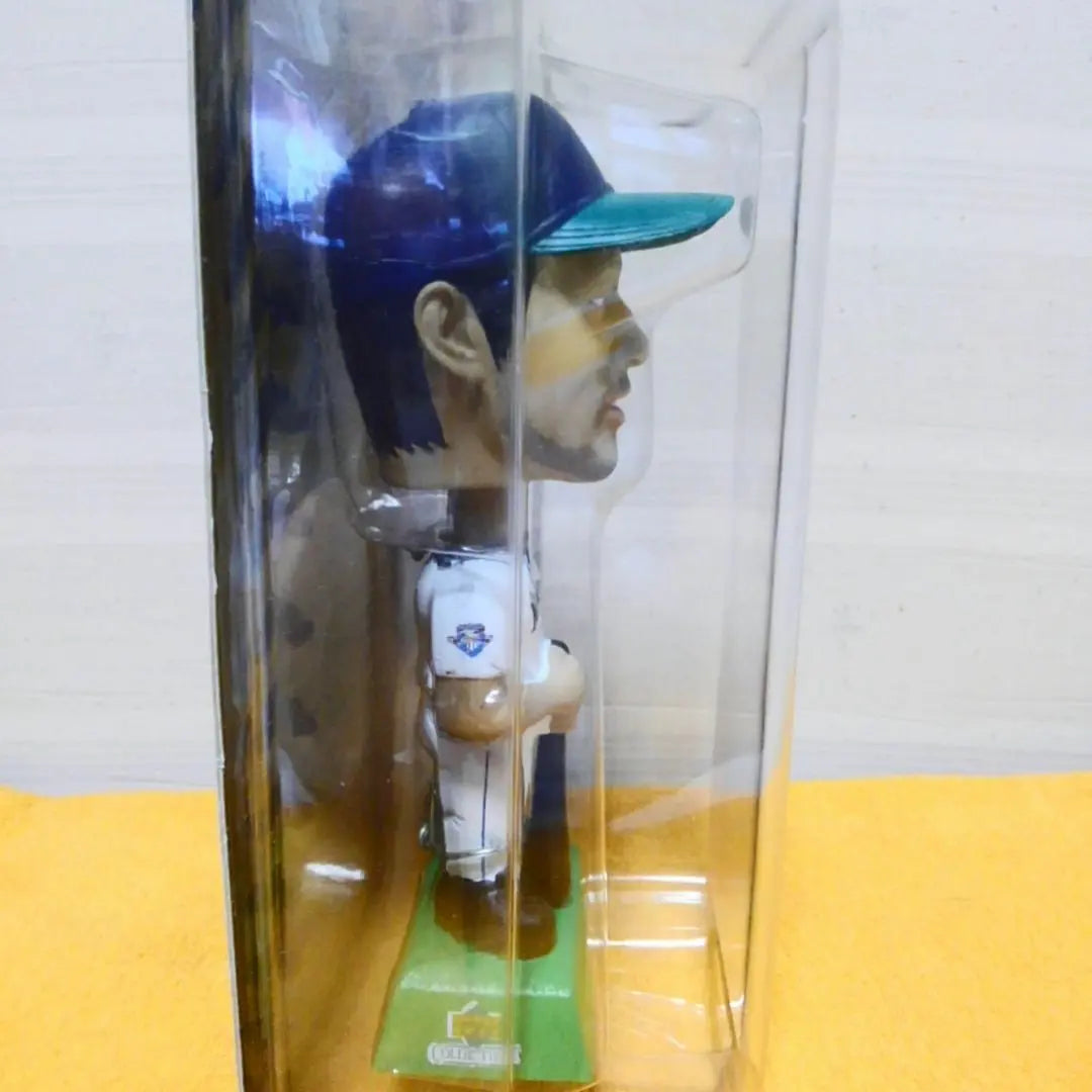 Ichiro's autograph and bobble headset