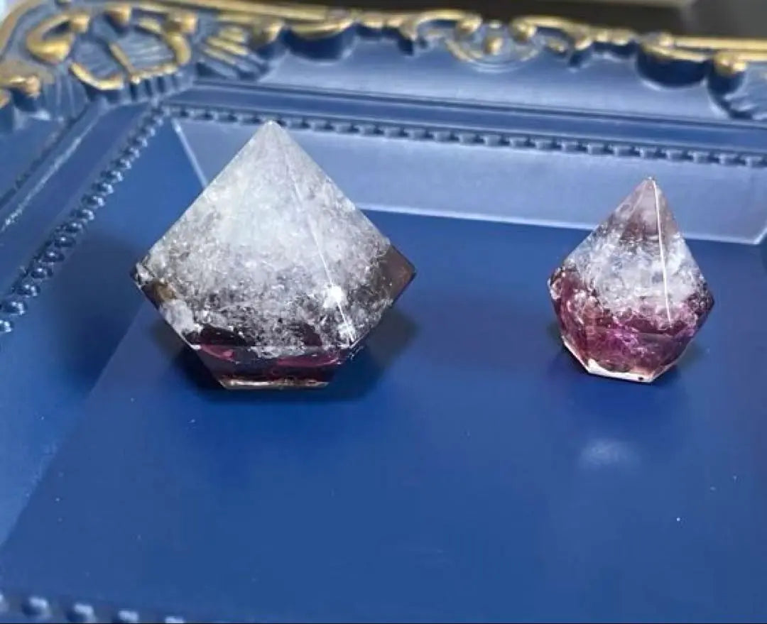 Salt that won't collapse, garnet, salt orgonite