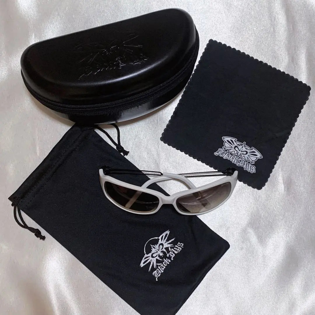 [Rare] BLACK FLYS Black Fly Sunglasses White Frame