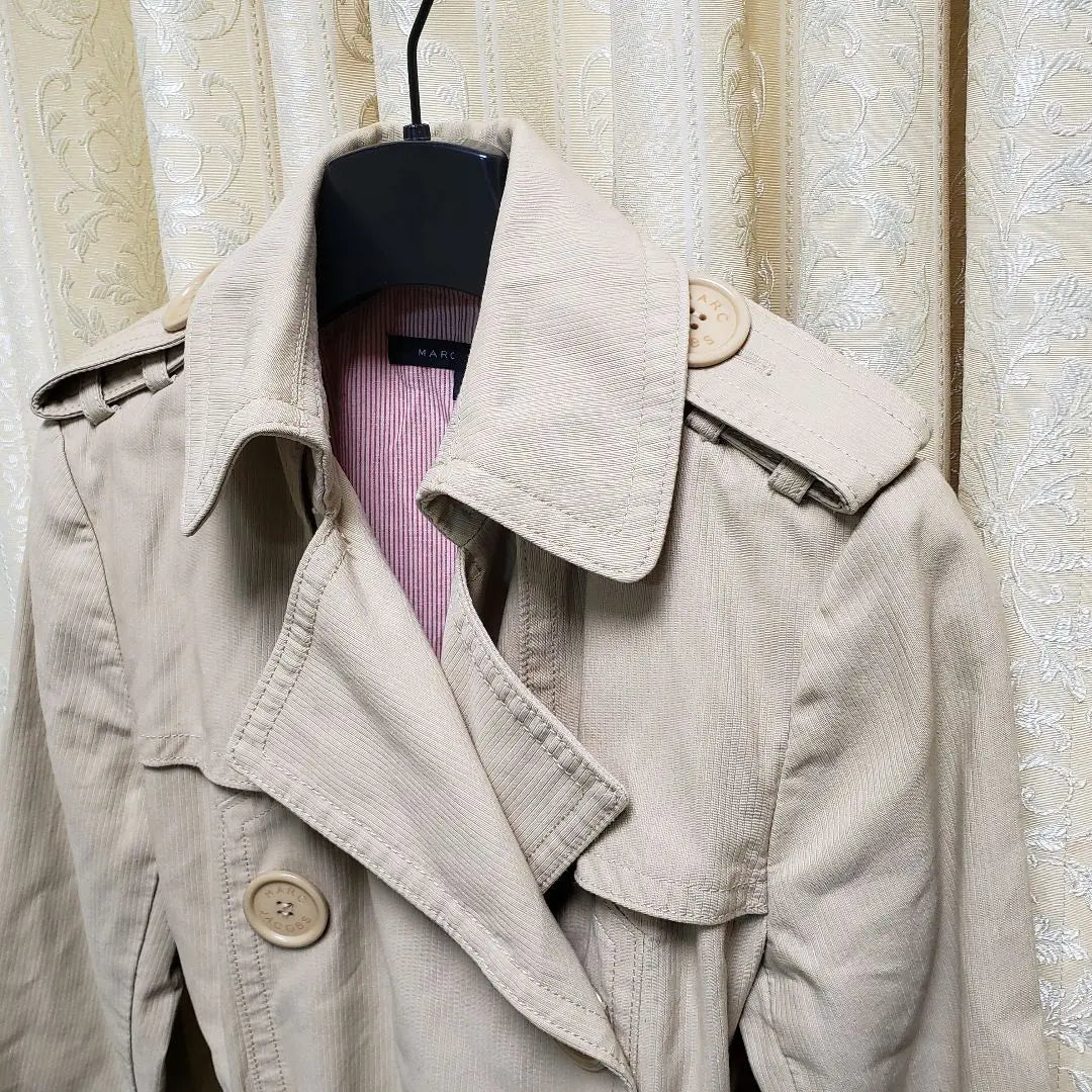 Marc Jacobs trench coat beige size 4 shipping included