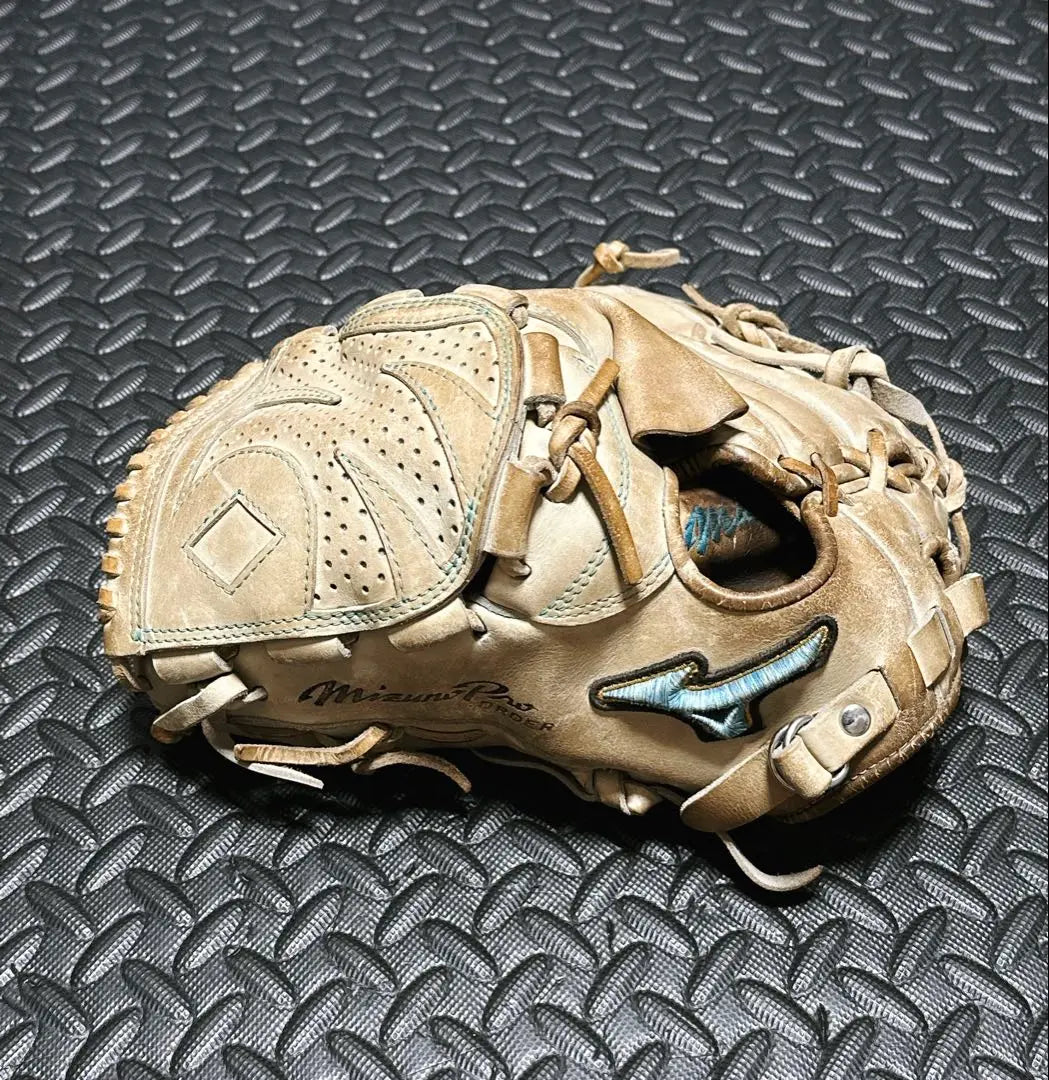 Made in Japan Mizuno Professional Order Left-handed Hardball Pitcher Glove