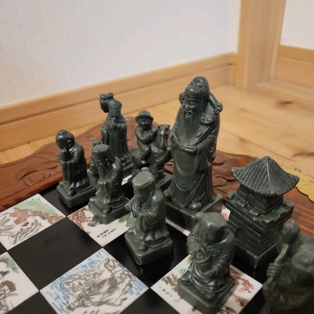 Chess set Terracotta Warrior Antique Chess Figurine Retro style Wooden tableboard | チェスセット　兵馬俑アンティーク チェス 置物 レトロ調 木製テーブルボード