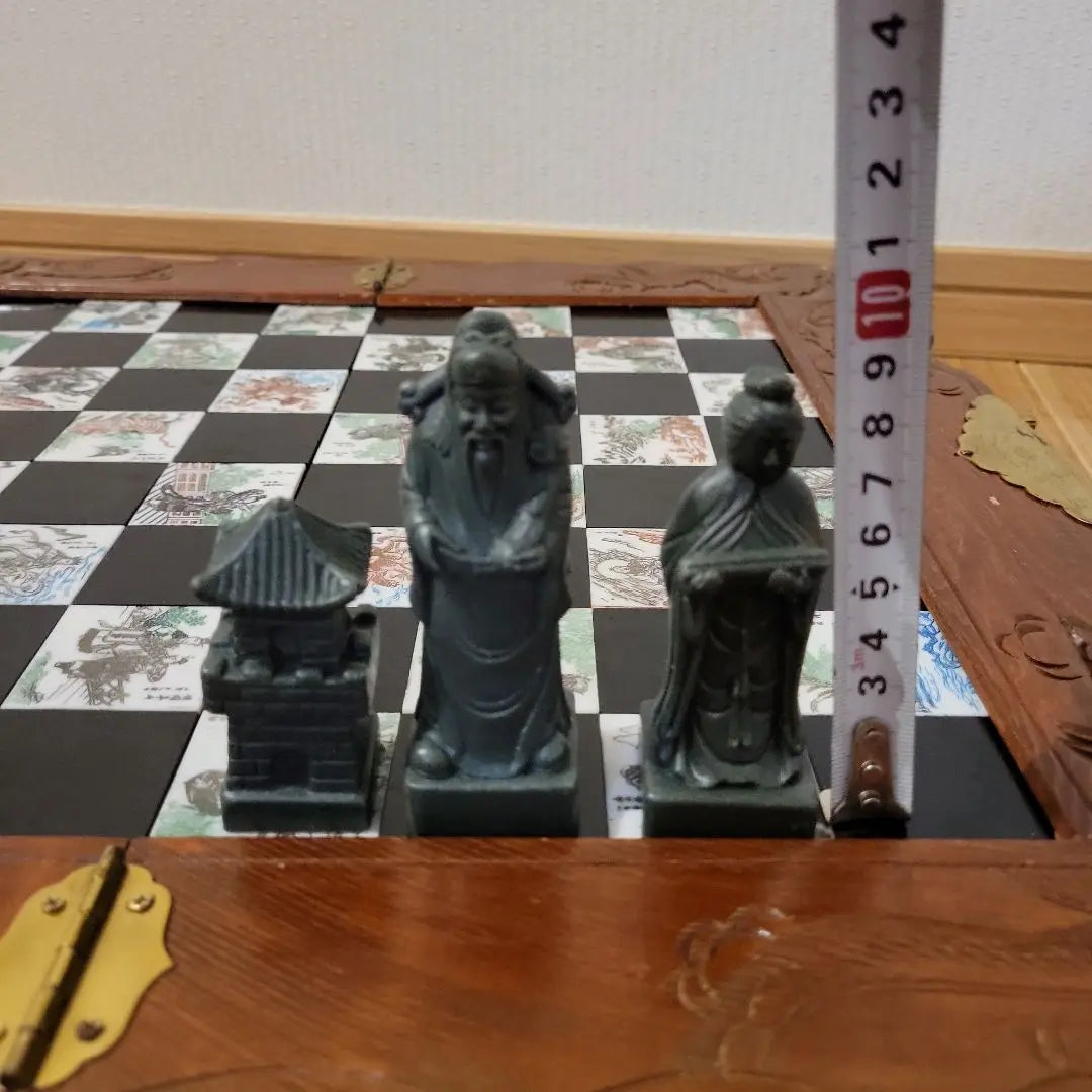 Juego de ajedrez Guerrero de terracota Estatuilla de ajedrez antigua Estilo retro Tablero de madera | チェスセット 兵馬俑アンティーク チェス 置物 レトロ調 木製テーブルボード