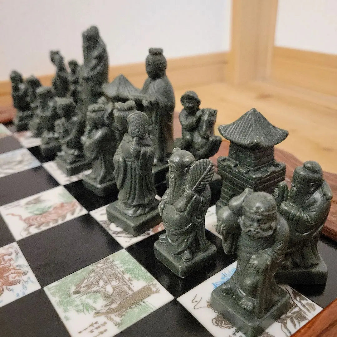 Chess set Terracotta Warrior Antique Chess Figurine Retro style Wooden tableboard | チェスセット　兵馬俑アンティーク チェス 置物 レトロ調 木製テーブルボード