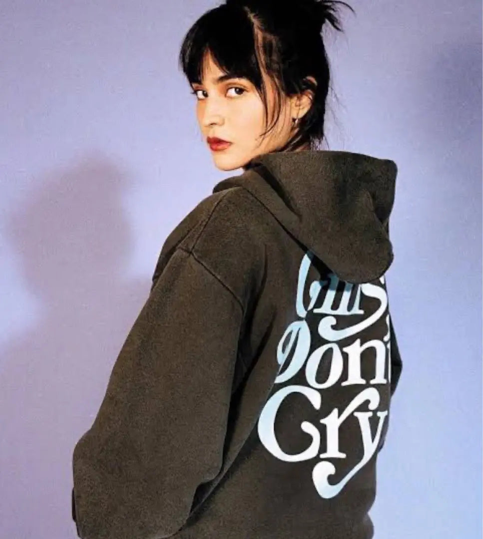 Superb condition girls don't cry Isetan hoodie size m