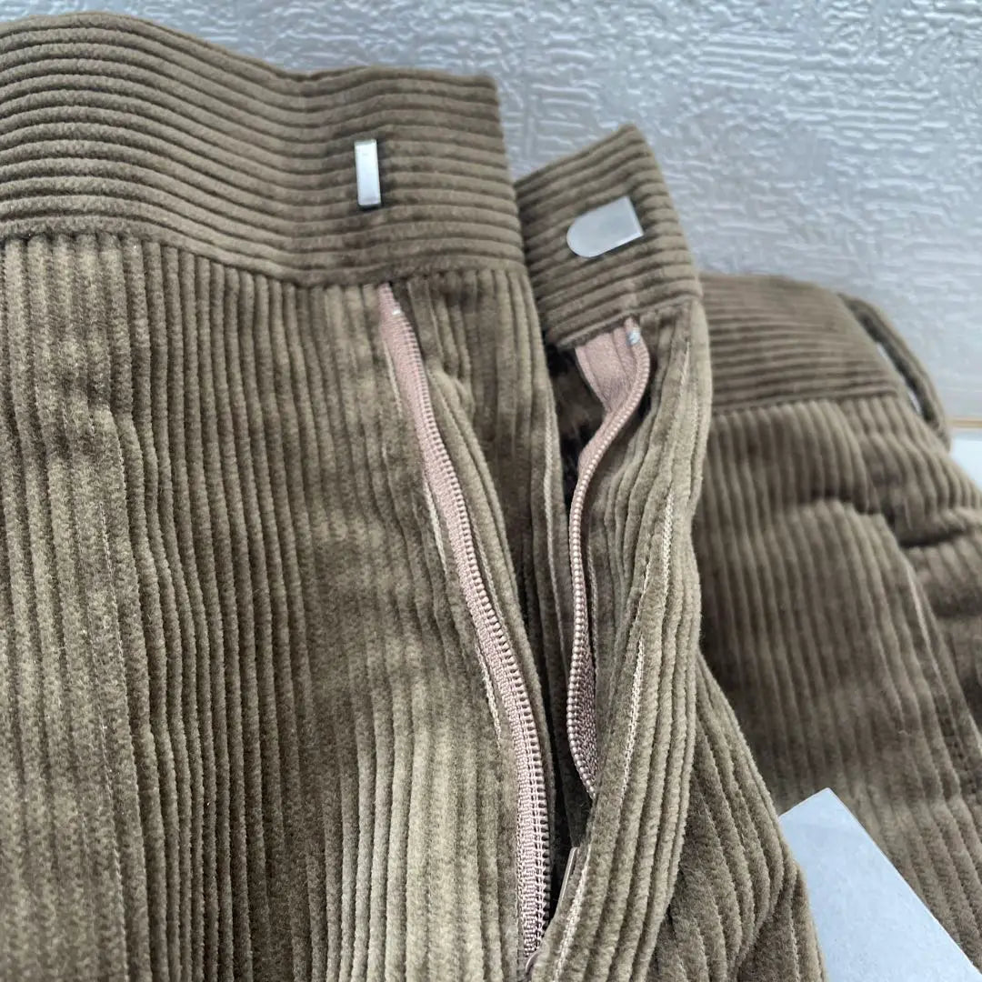 [New and unused] COMOLI Corduroy Piped Stem Pants Size 1