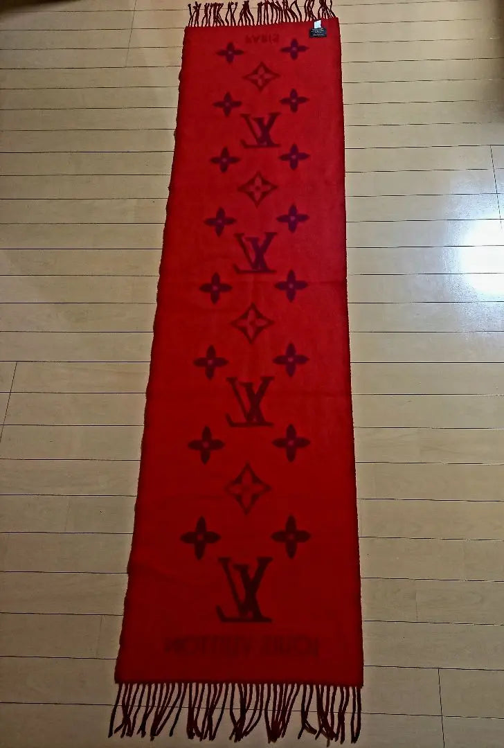 In good condition! Louis Vuitton Echarple Reykjavik cashmere scarf, M75505