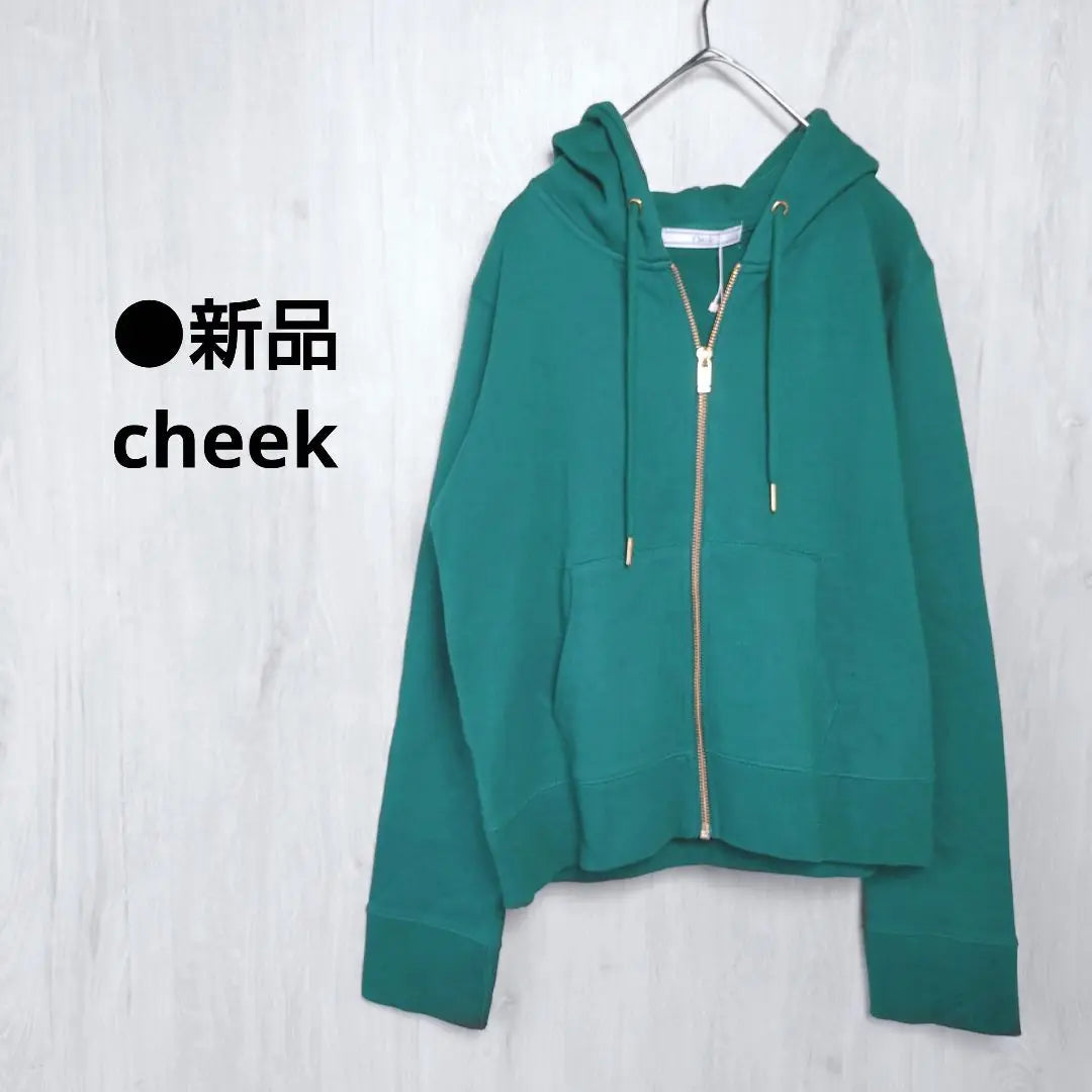 Cheek Short hoodie