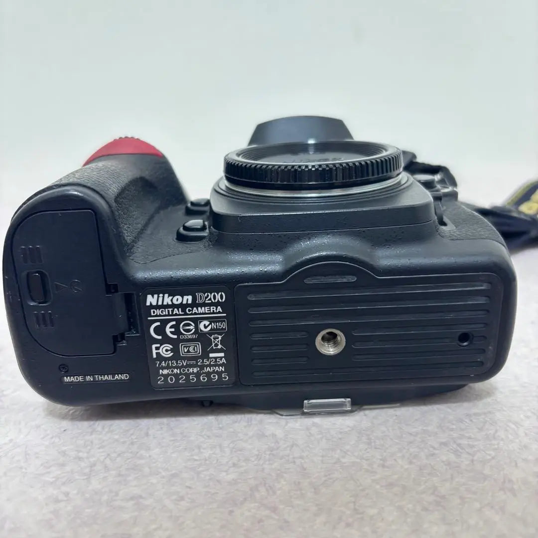 ■[Good condition] Nikon D200 SLR body only