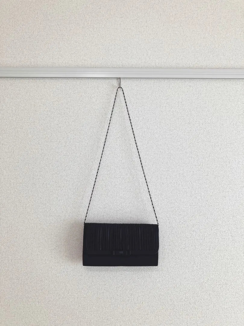 Black shoulder/clutch formal bag